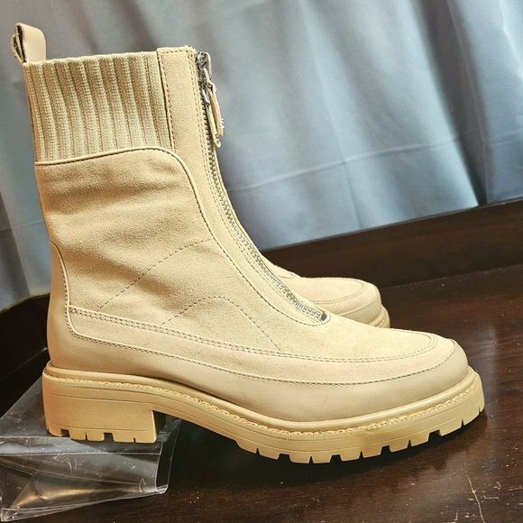 SALE❗️Brand New Sam Edelman Leone Chelsea Boots - Picture 6 of 11